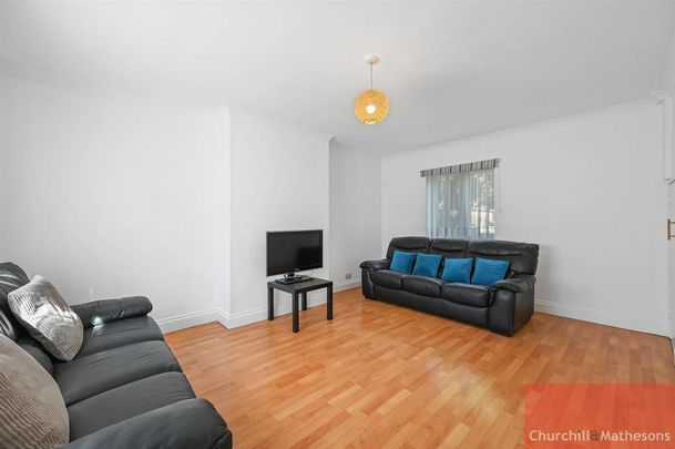 4 bedroom detached house to rent - Photo 1