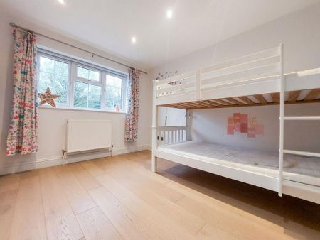 4 bedroom terraced house to rent - Photo 4