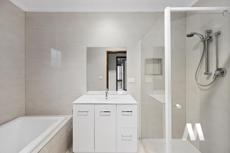 8 Shalimar Court, Vermont South VIC 3133 - House For Rent | Domain - Photo 4