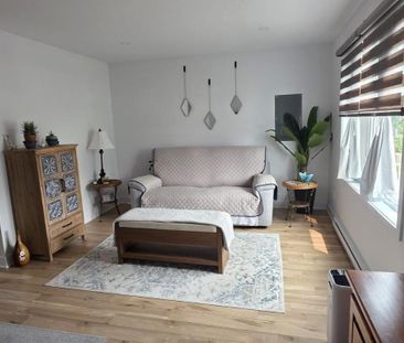 logement 5 1/2 sur deux étages avec cour arrière gazonné à Sainte-M... - Photo 2