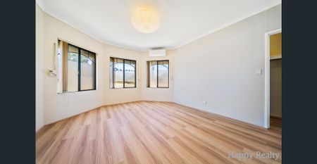 Spacious & Renovated 4-Bedroom Family Home - Photo 2