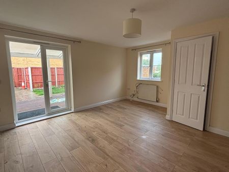 3 bedroom detached house to rent - Photo 2