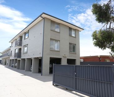 1/4 Beaumont Parade, West Footscray, Vic 3012 - Photo 4