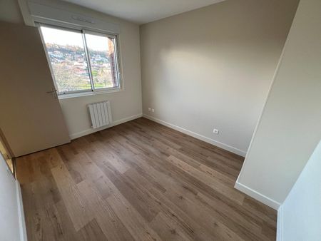 Location Maison 6 pièces 142m² DURTOL 63830 - Photo 2