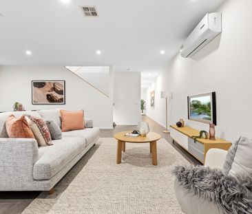 28a Homeleigh Road, Keysborough VIC 3173 - Townhouse For Rent | Domain - Photo 1