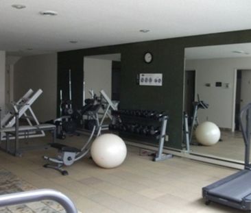 2bed 2bath Condo; Executive House – Available April - Photo 2