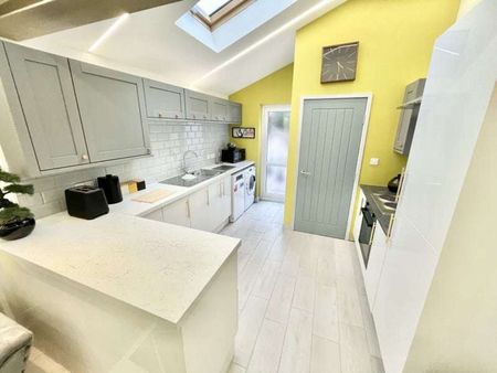 🔥 Modern En-Suite Rooms Available – Stoke-on-Trent 🔥 Room 4 - Photo 2