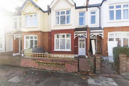 4 bedroom terraced house to rent - Photo 3