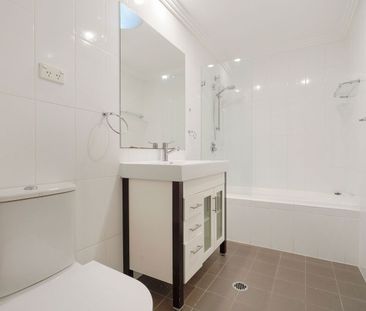 Modern 3-Bedroom Townhouse with North-Facing Courtyard & Double Loc... - Photo 6