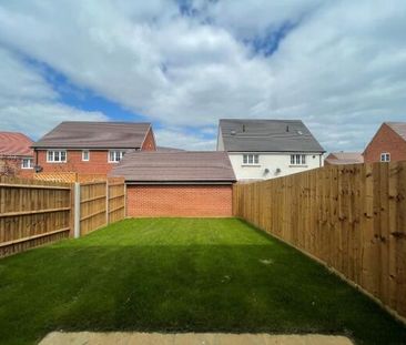 3 bedroom terraced house to rent - Photo 4