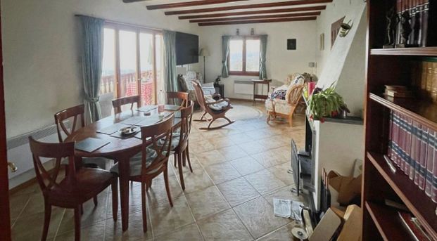 Beautiful family home in St-Légier with lake view - Photo 1