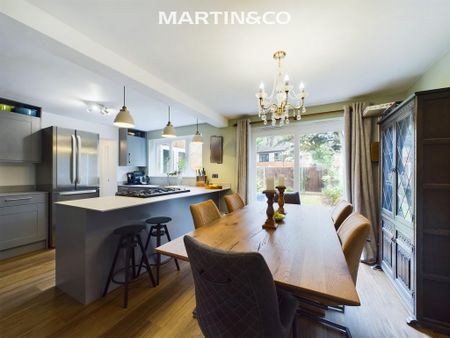5 bedroom detached house to rent - Photo 2