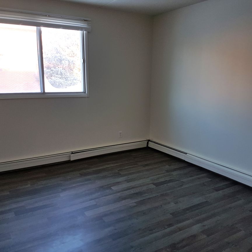 31 Centennial St, Regina - Photo 1