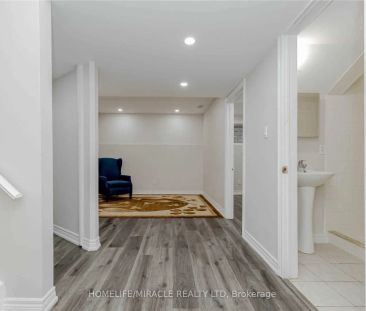 Property For Lease | W9282372 - Photo 6