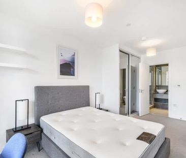 Forrester Way London E15 - Photo 6