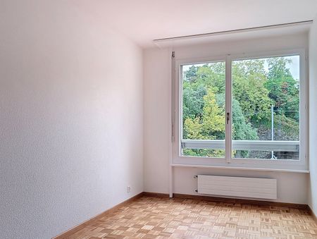 Bel appartement lumineux de 3.5 pièces rénové au 4ème étage avec ascenseur - Foto 2