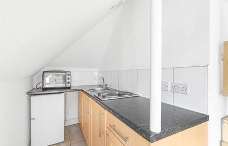 Studio Flat, Emanuel Avenue, W3 - Photo 5