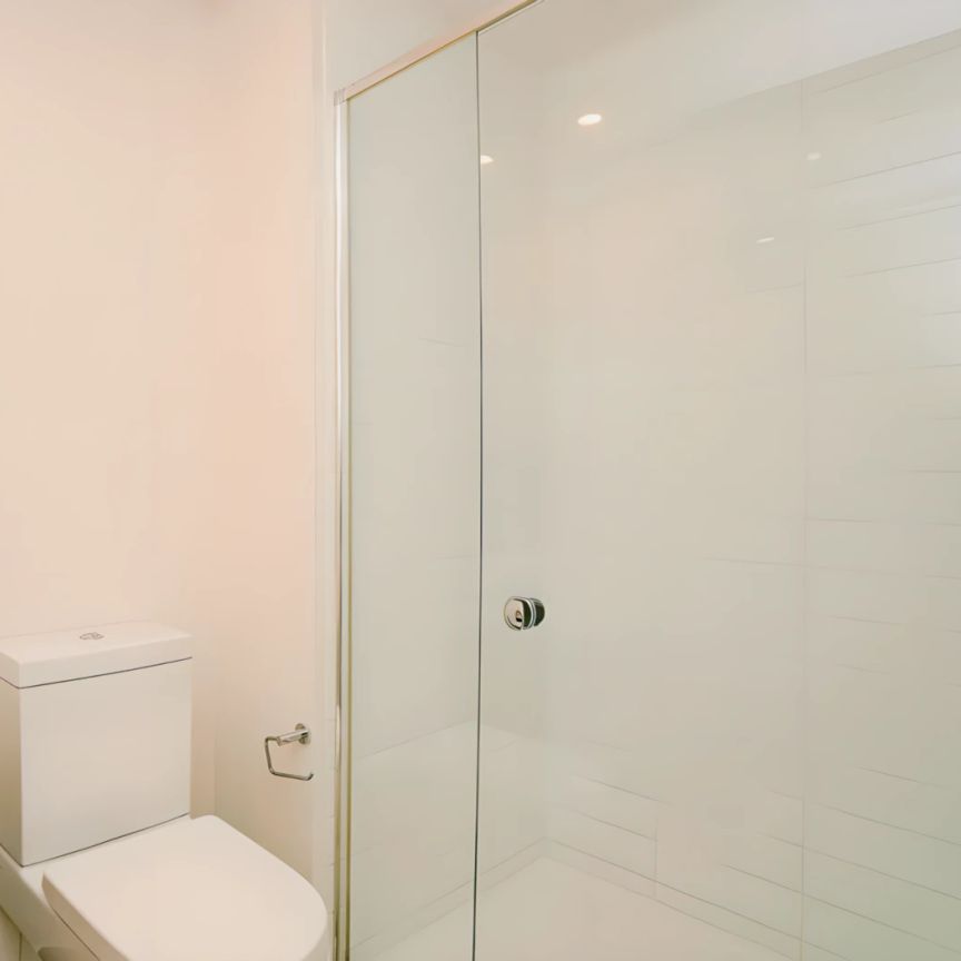 1609/ 8 Sutherland Street, Melbourne - Photo 1