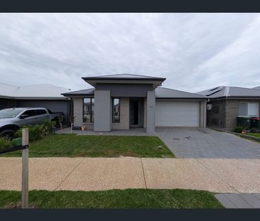 32 Crabb Road, Smithfield Plains, SA 5114 - Photo 3