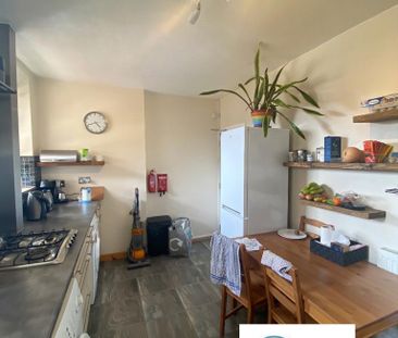 1 Bedroom Room in Flat Share To Rent - Photo 5