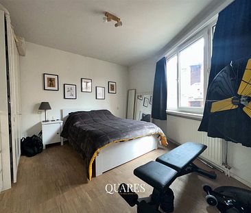 Instapklaar en licht appartement met 2 slaapkamers en zicht op Leopold de Waelplaats! - Photo 3