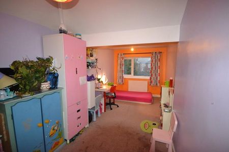 3 Bedroom Semi Detached Available Arranging tenancy - Photo 3