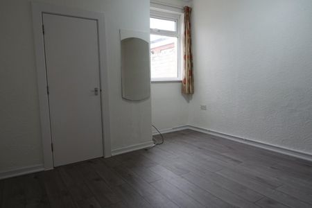 3 bedroom House To Let - Photo 3