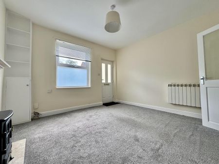 2 bedroom terraced house to rent - Photo 2