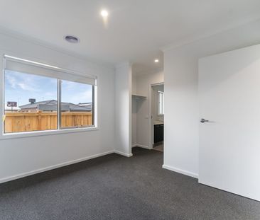 **RECEIVE ONE MONTH FREE RENT, ASK US HOW! Brand New 4-Bedroom Fami... - Photo 1