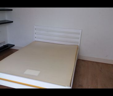 Room in a Shared House, Crewe Place, NW10 - Photo 5