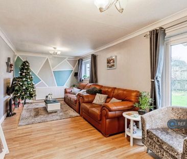 3 bedroom end of terrace house to rent - Photo 3