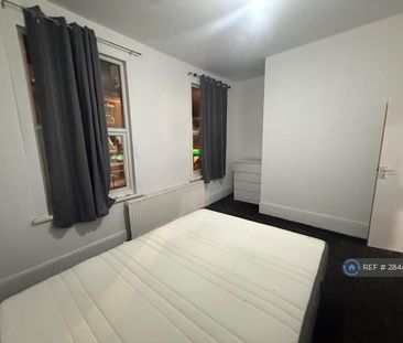 5 bedroom terraced house to rent - Photo 4