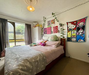 33 Yellowstone Crescent, Burwood - Photo 3