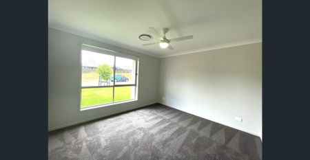 Modern Family Home in Cooranbong! - Photo 4