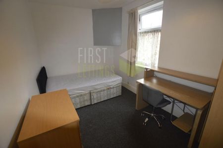 4 bedroom terraced house to rent - Photo 2