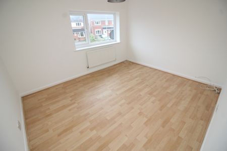 2 Bedroom Semi-Detached House - Photo 5