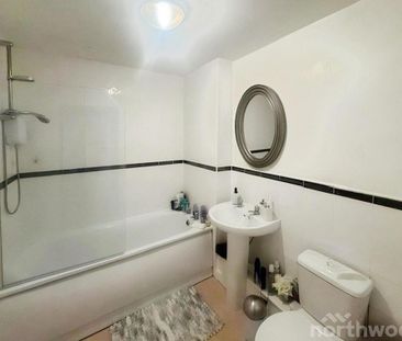 2 bedroom flat to rent - Photo 5