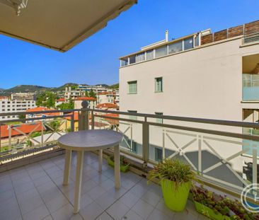 Location Appartement 2 pièces 37m² NICE 06300 - Photo 4