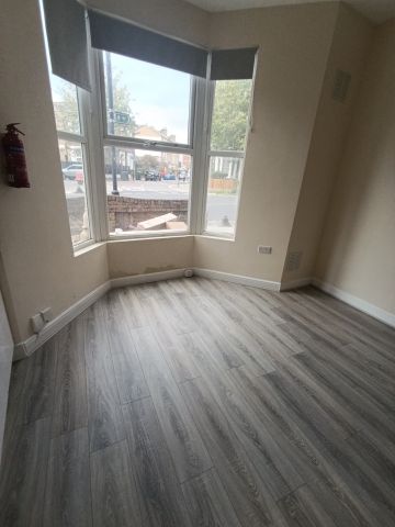 Studio Flat, Cricketfield Road, E5 - Photo 2