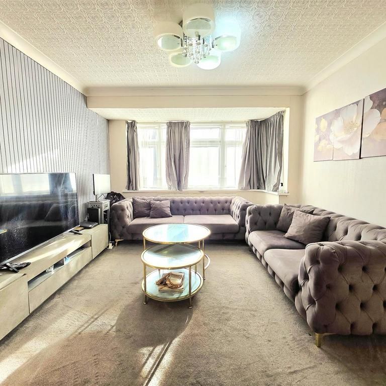 3 bedroom terraced house to rent - Photo 1