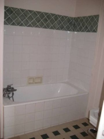 Location Appartement 3 pièces 81m² ANNECY 74000 - Photo 2