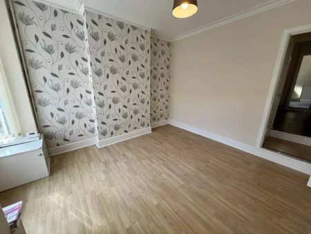 2 Bed Terraced House, Thimblemill Road, B67 - Photo 2