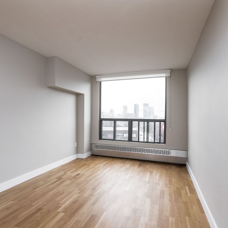 800 Richmond Street West - Photo 1