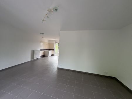 Location Appartement 4 pièces 87m² CASTELNAUDARY 11400 - Photo 2