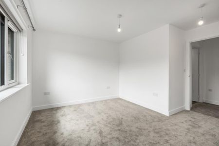 3 bedroom end of terrace house to rent - Photo 2