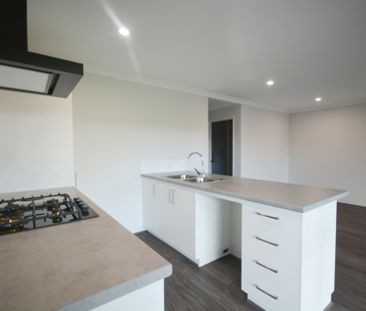 Brand New Four Bedroom Dual Living Property! - Photo 6