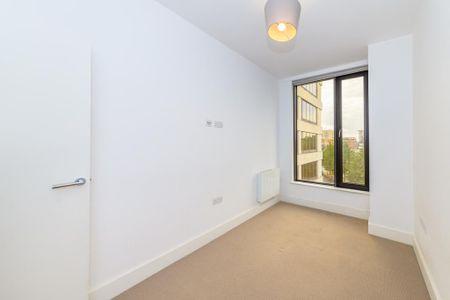 2 bedroom flat to rent - Photo 4