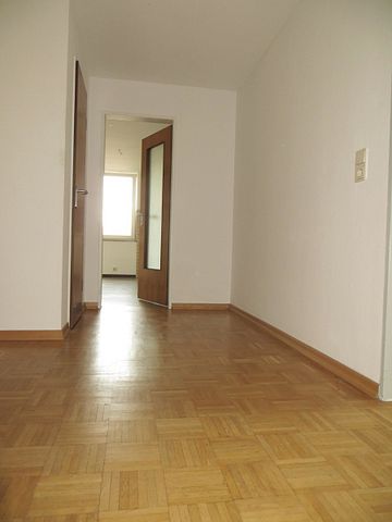 Sonnige 1-Zimmer-Dachgeschosswohnung mit Balkon und geräumiger Küche in Rellingen - Photo 3