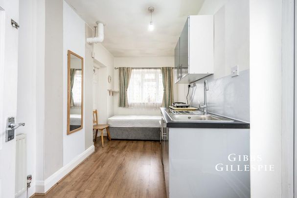 Studio to rent - Photo 1