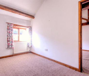 2 bedroom terraced house to rent - Photo 4